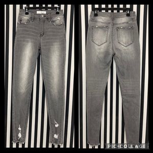 Kancan High Rise Light Grey Distressed Skiny Jean Size 3/25
